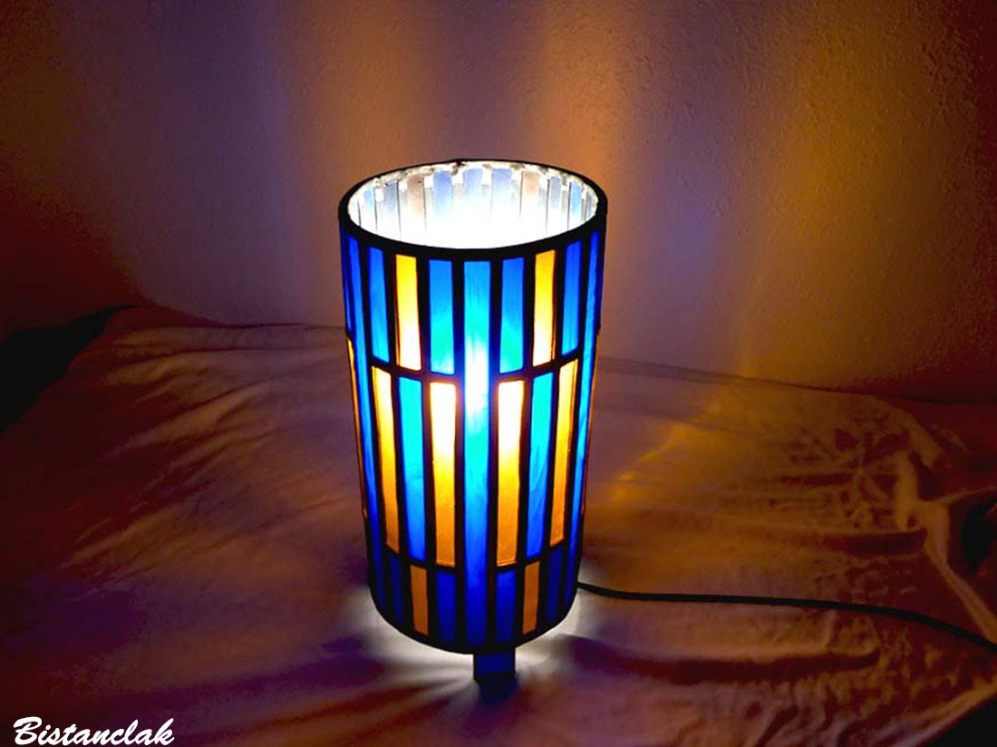 Lampe vitrail forme cylindre bleu cobalt et ambre 