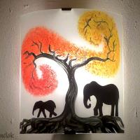 Applique artisanale motif elephant sous un arbre colore