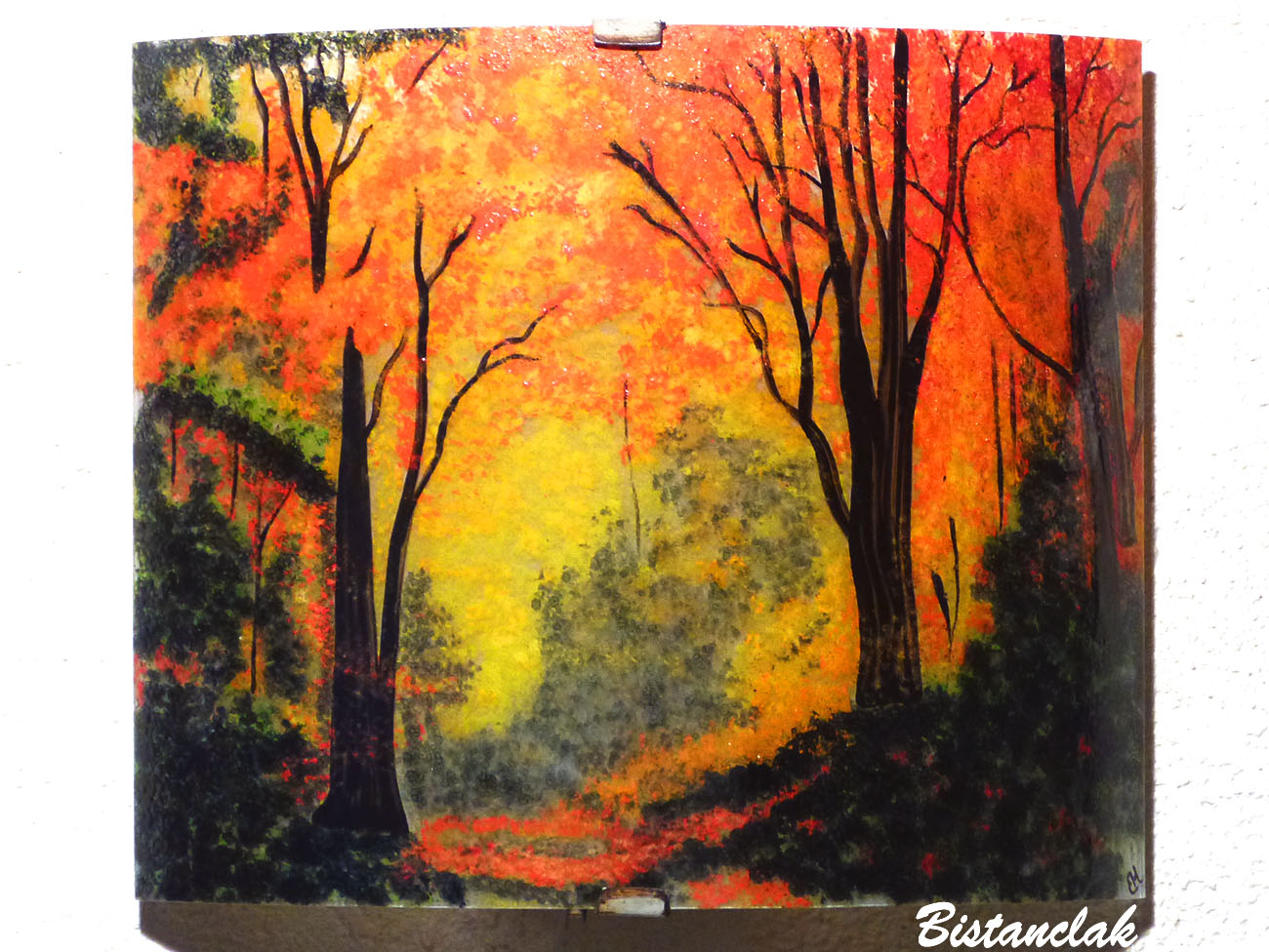 Luminaire mural coloré au motif d'une clairière aux couleurs d'automne vendu en ligne