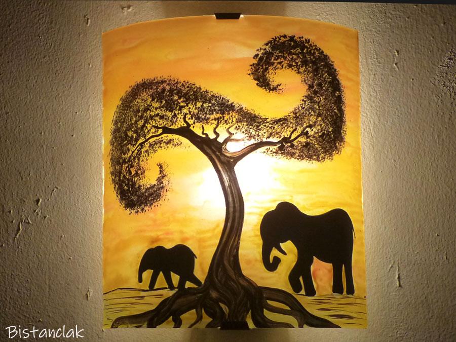 Applique murale artisanale jaune orange motif elephant