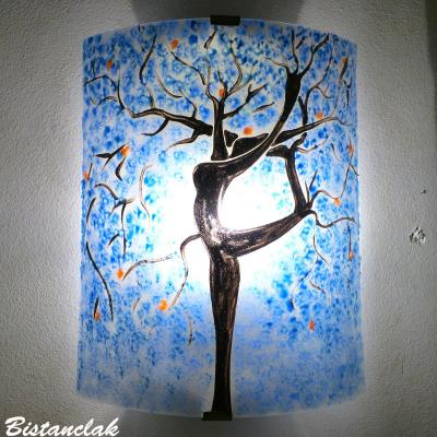 Applique murale artisanale bleu motif arbre danseuse vendue en ligne
