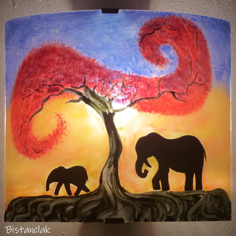 Applique murale coloree motif elephant 1