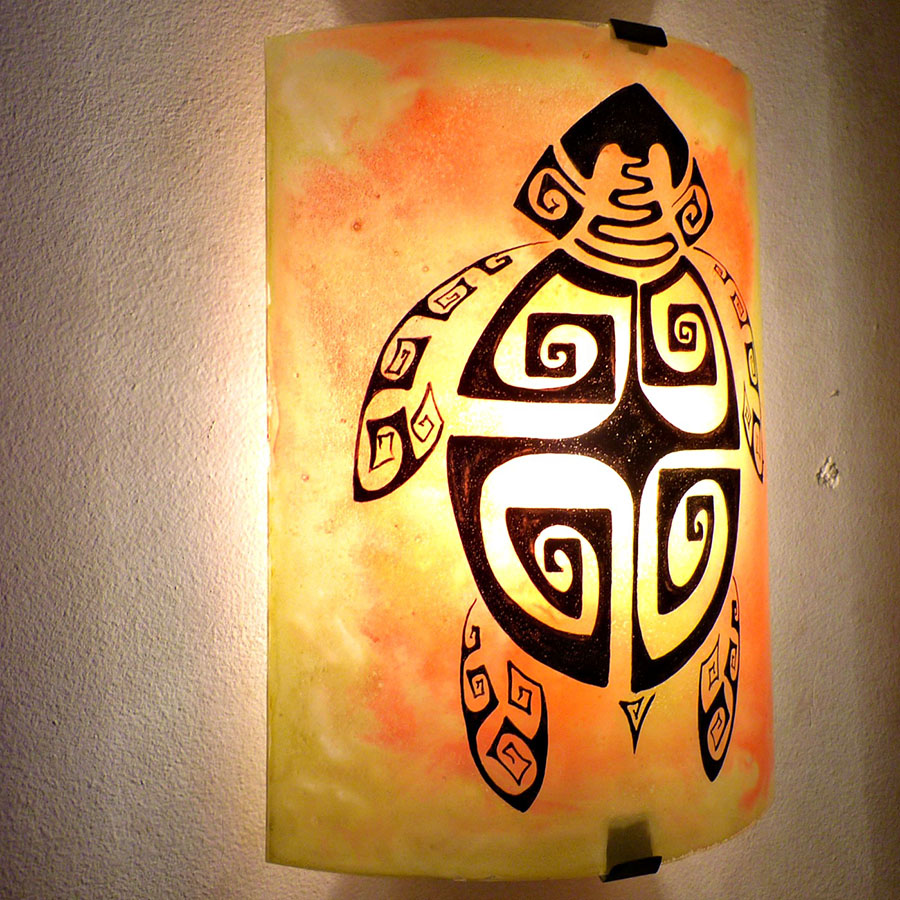 Applique murale demi cylindre jaune orange motif tortue ethnique