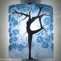 Applique murale en verre colore bleu arbre danseuse