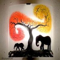 Applique murale legerement coloree motif elephant
