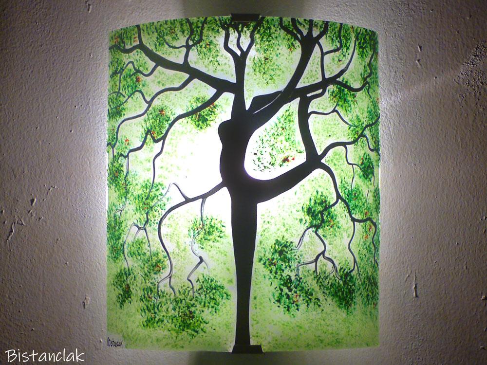 Applique murale motif arbre danseuse verte