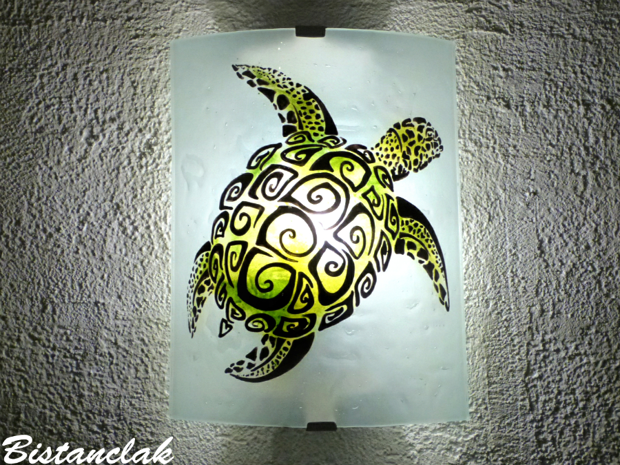 Applique murale motif tortue stylisée