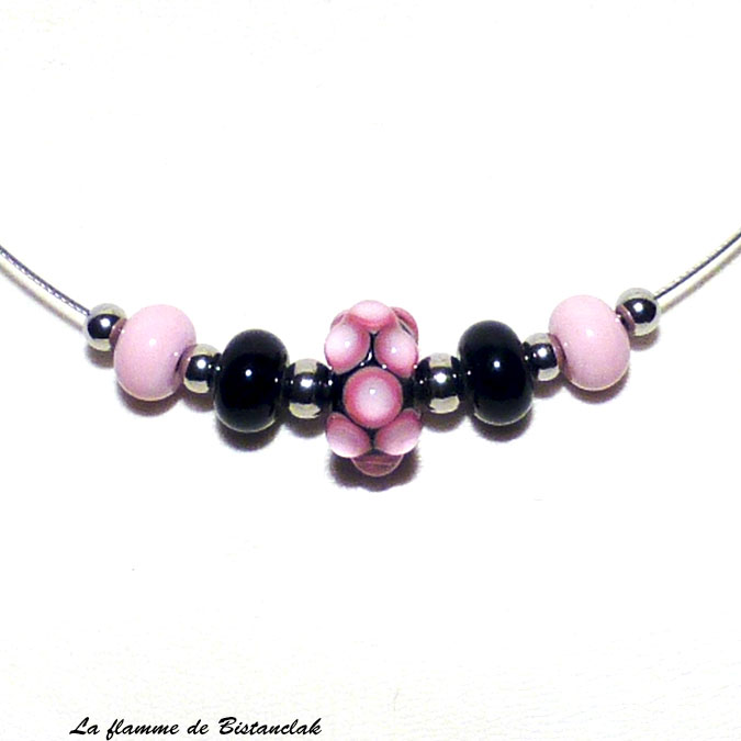 Collier de perles à picot en verre filé rose et noir