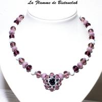 Bijoux en perles de verre rose violet et pendentif fleur