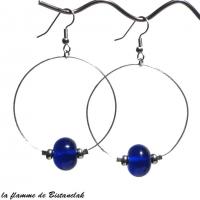 Boucles creoles et perles de verre bleu roi vendues en ligne