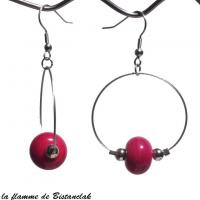 Boucles creoles et perles de verre rouge bijou artisanal vendues en ligne