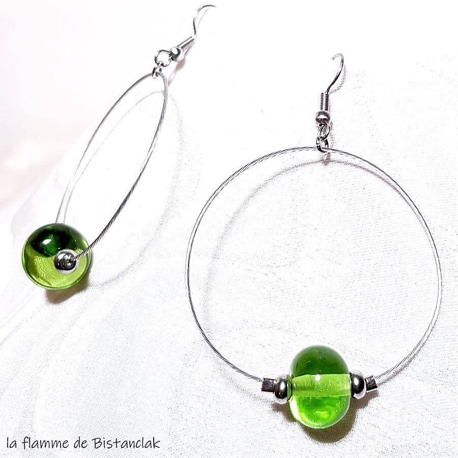 Boucles d oreilles colorees creole perles de verre vert pomme transparent