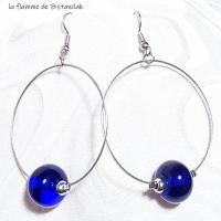 Boucles d oreilles creole perle de verre bleu roi transparent 1
