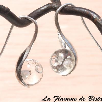 Boucles d oreilles modèle cuillere perles de verres transparentes
