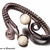 Bracelet artisanal a spirales chocolat perles de verre ivoire craquele gris 2