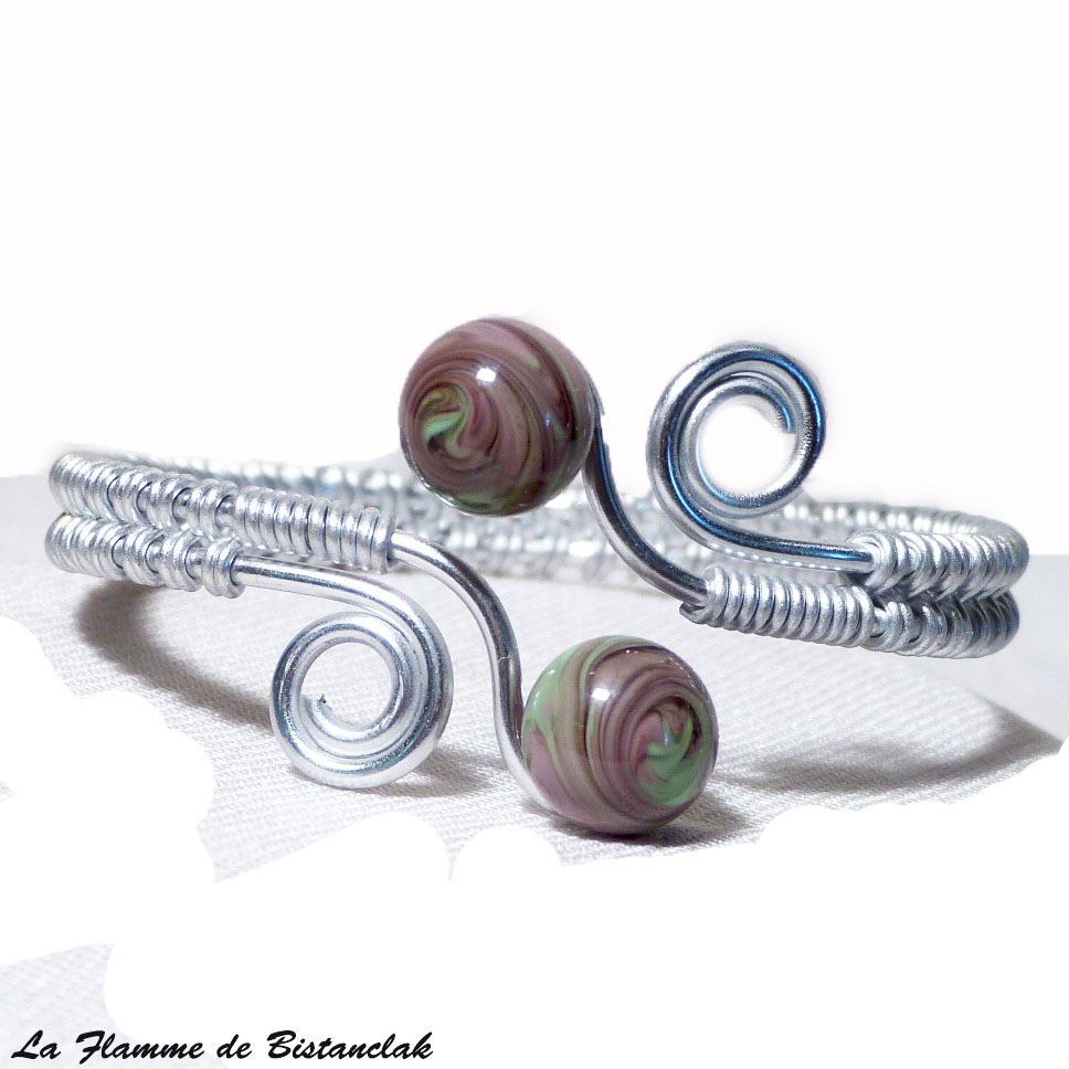 Bracelet artisanal perles de verre violet glycine et vert chamarre spirales argente 3 