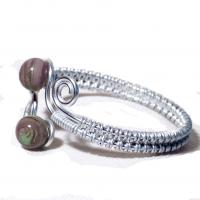 Bracelet artisanal perles de verre violet glycine et vert chamarre spirales argente 4 