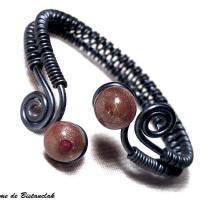 Bracelet artisanal spirales noir perles de verre paillete cuivre