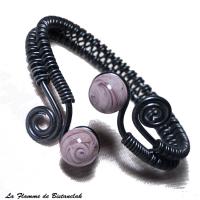 Bracelet artisanale tresse spirales noir perles de verre mauve glycine 2 