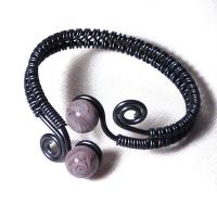 Bracelet artisanale tresse spirales noir perles de verre mauve glycine 4 
