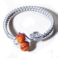 Bracelet spirale argente perles de verre jaune et rouge chamarre 1
