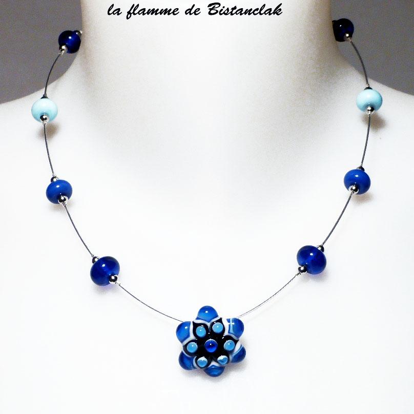 Collier fleur bleu et perle de verre file