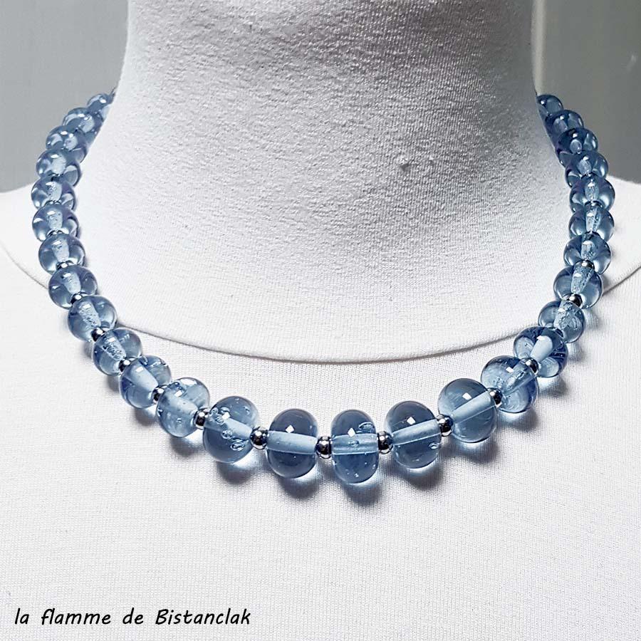 Collier perle de verre bleu clair