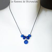 Collier perle de verre file cabochon bleu lapi fabrication artisanale francaise