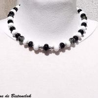 Collier perles de verre noir et blanc