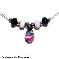 Collier perles et goutte de verre filé rose et noir