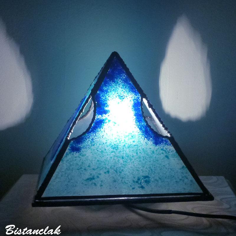 Decoration lumineuse pyramide bleu