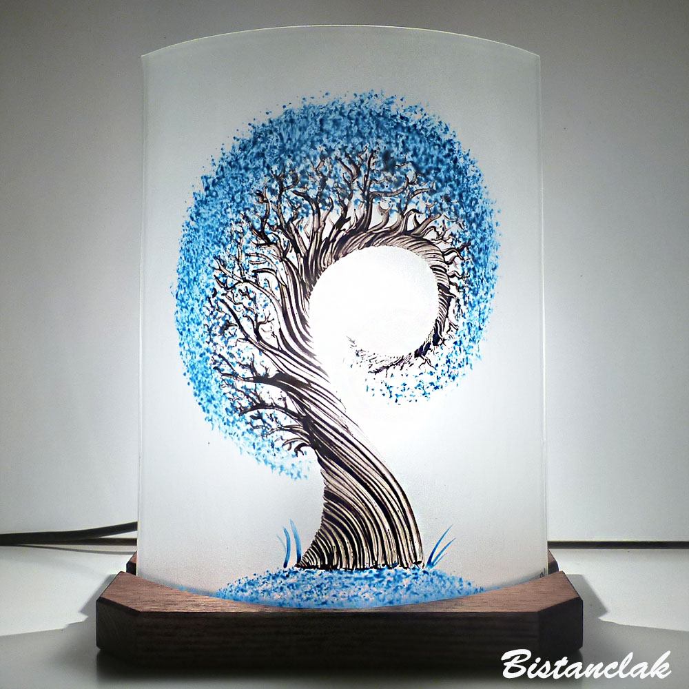 Lampe a poser eclairee l arbre spiralement bleu