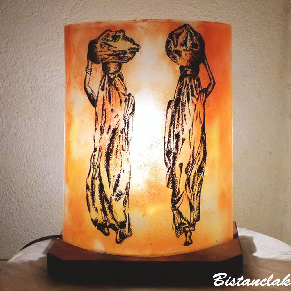 Lampe d'ambiance a poser orange motif les femmes nomades; création artisanale française