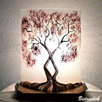 Lampe décorative blanche motif arbre au feuillage rouge