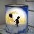 Lampe décorative bleu design street art au motif d'une fillette sous la lune