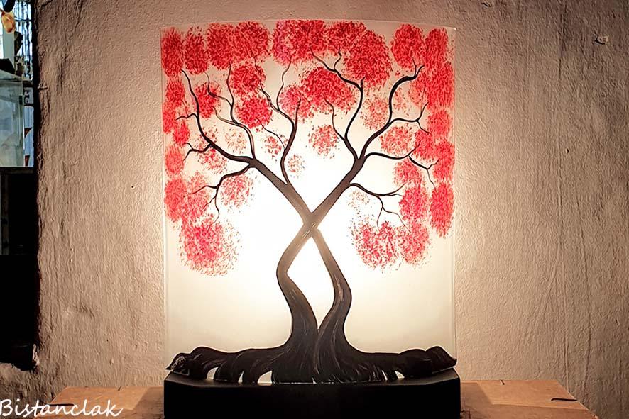 Lampe coloree en verre arbre rouge