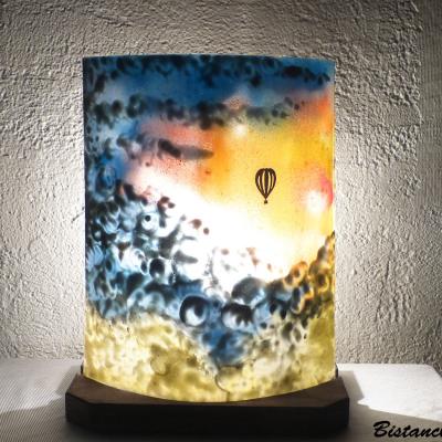lampe artisanale multicolore motif montgolfiere