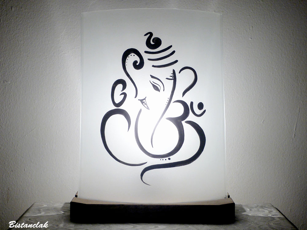 Lampe d'inspiration hindouiste motif divinité éléphant ganesh