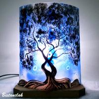 Lampe décorative bleu cobalt motif arbre par bistanclak
