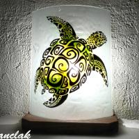 Lampe artisanale motif tortue verte
