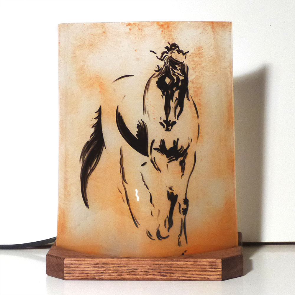 Lampe décorative sable orangé motif le cheval de De Vinci