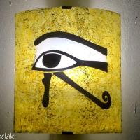éclairage mural intérieur de couleur jaune motif oeil d horus