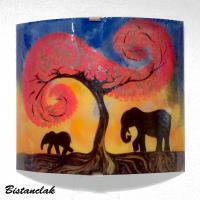 Vente en ligne de la lampe applique elephant jaune orange et bleu motif elephant