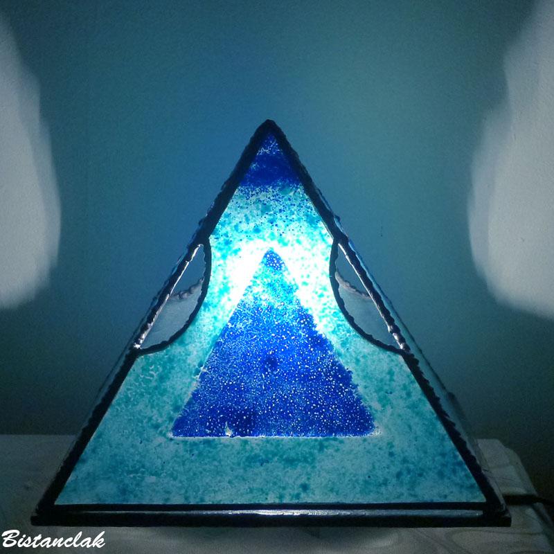 Vente en ligne lampe d ambiance pyramide bleu