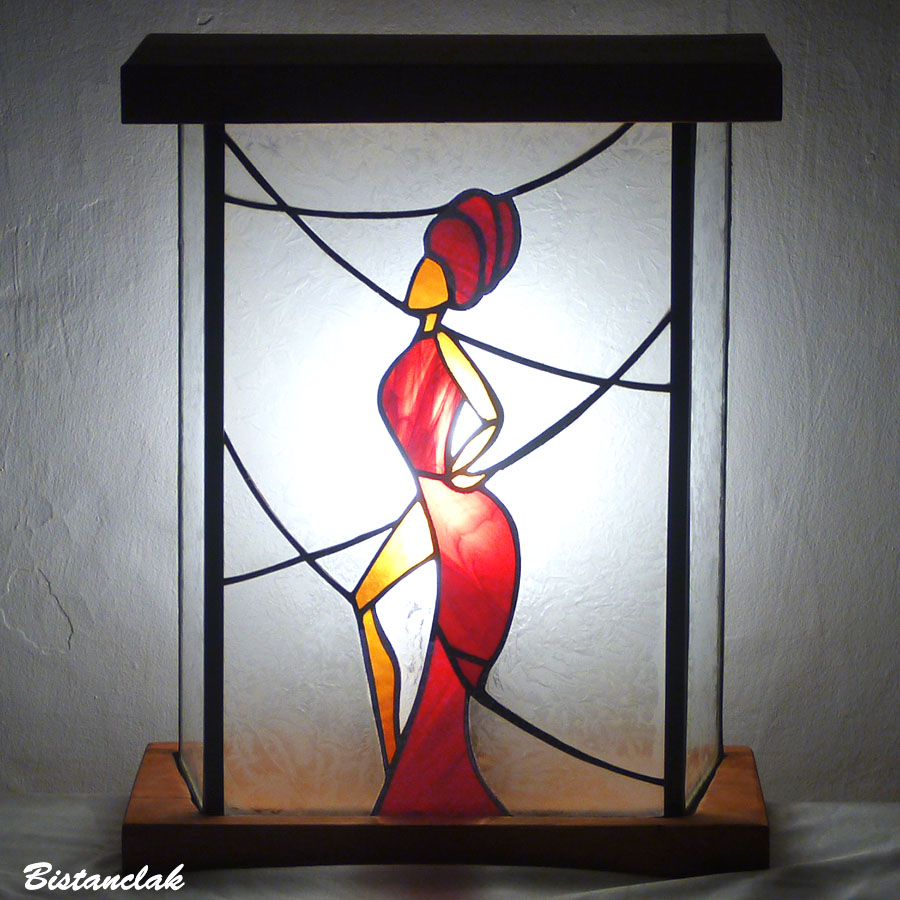 luminaire vitrail danseuse rouge